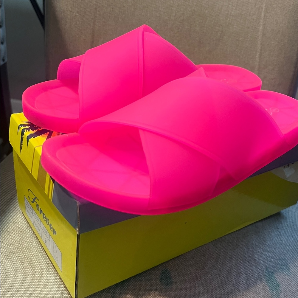 Fuchsia Slide Sandals. Never been worn new in box. - Picture 3 of 4